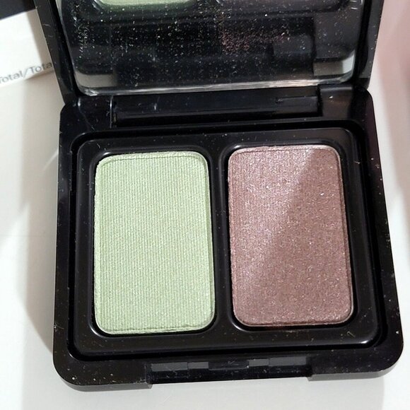 JAPONESQUE Velvet Touch Shadow Duo Complimentary Shades Set of 2 NEW - Picture 10 of 14
